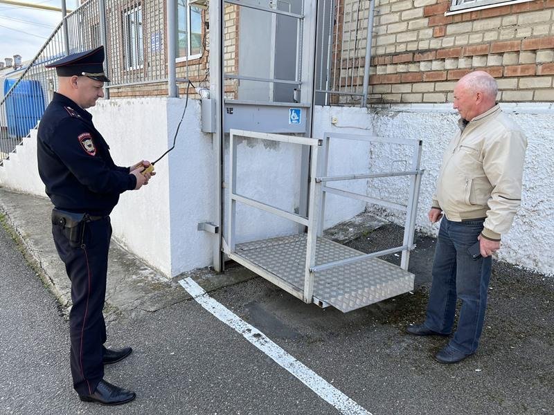 Представители общественных советов оценили работу Дежурной части полиции, отдела по вопросам миграции и МРЭО ГИБДД